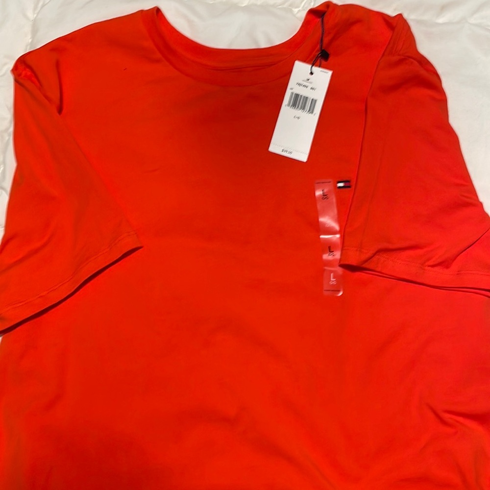 Tommy T-shirt size L never worn